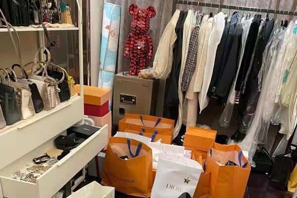 若尔盖县回收一线品牌衣服